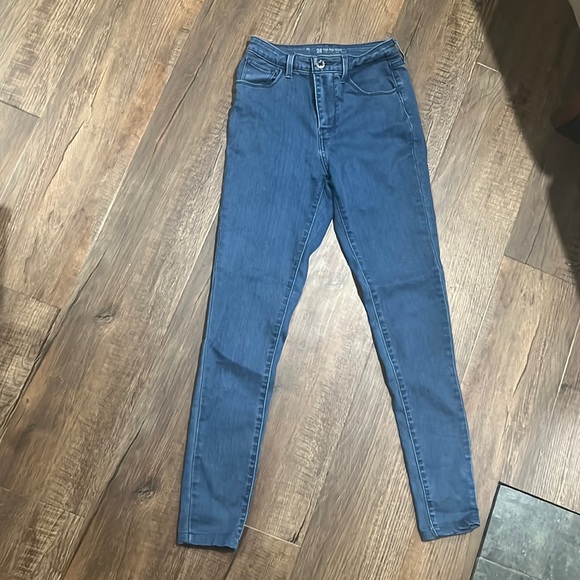 Levi's Denim - Levi's High Rise Skinny Distressed Light Wash Jeans Size 26